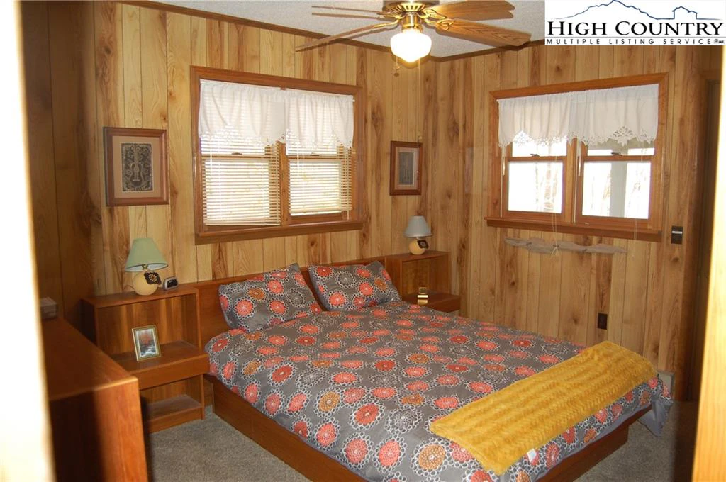 Image number 11 for the current listing