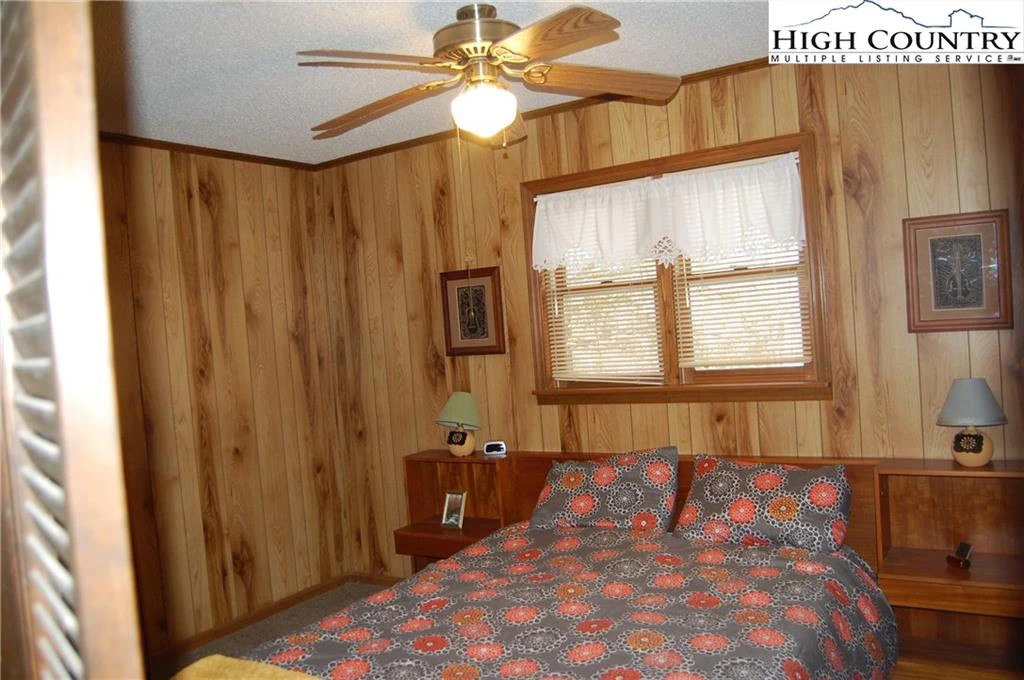 Image number 2 for the current listing