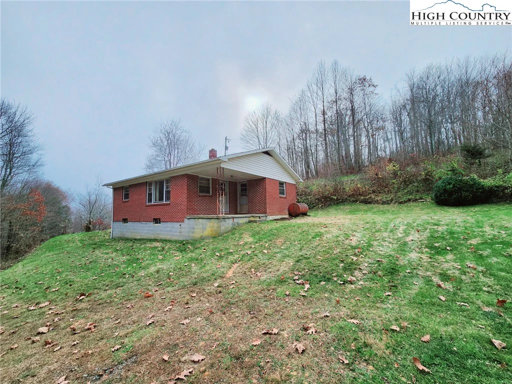 Image number 4 for the current listing