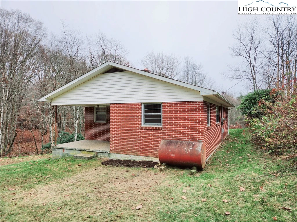 Image number 8 for the current listing