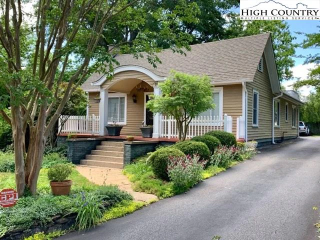 Image number 1 for the current listing