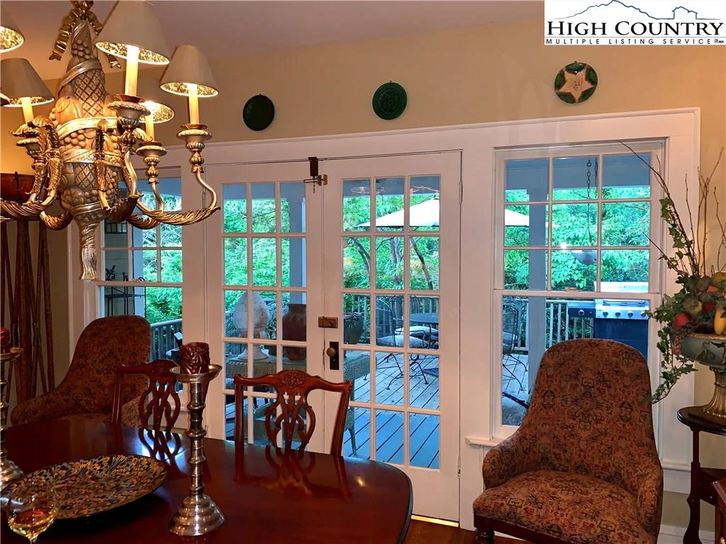 Image number 5 for the current listing