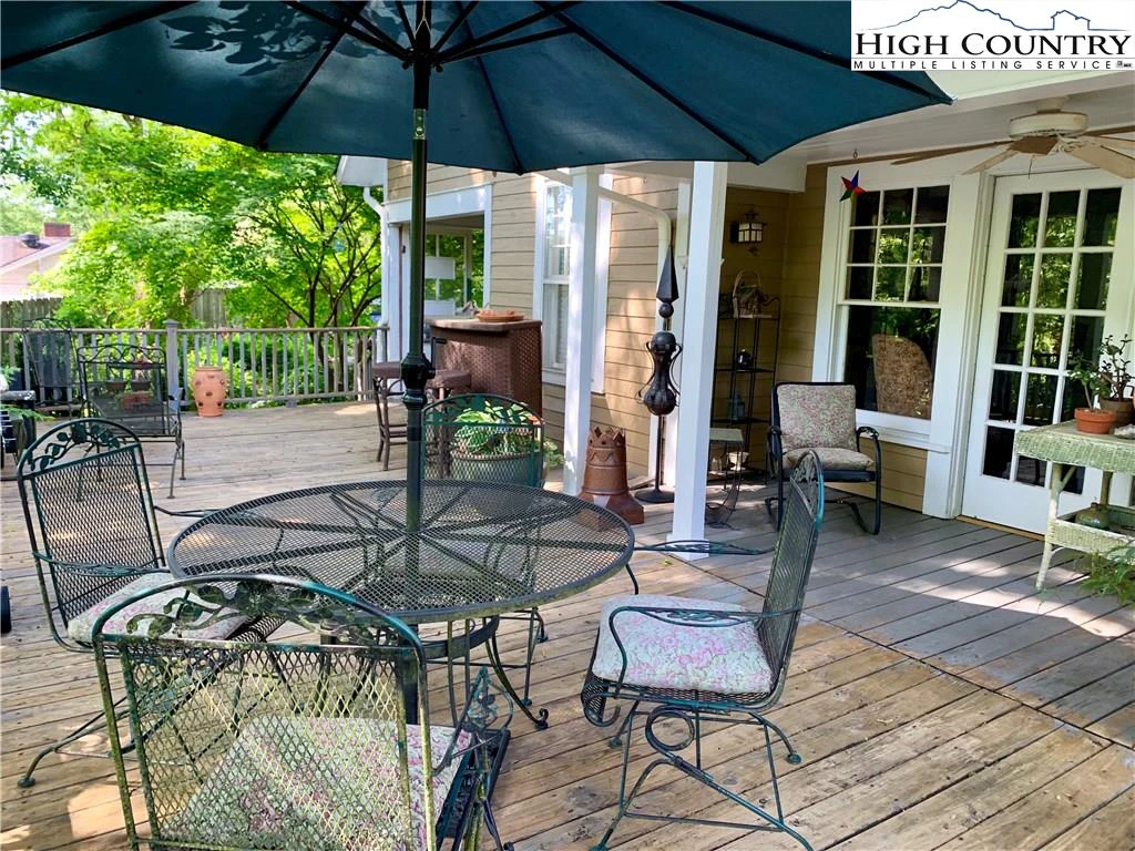 Image number 9 for the current listing