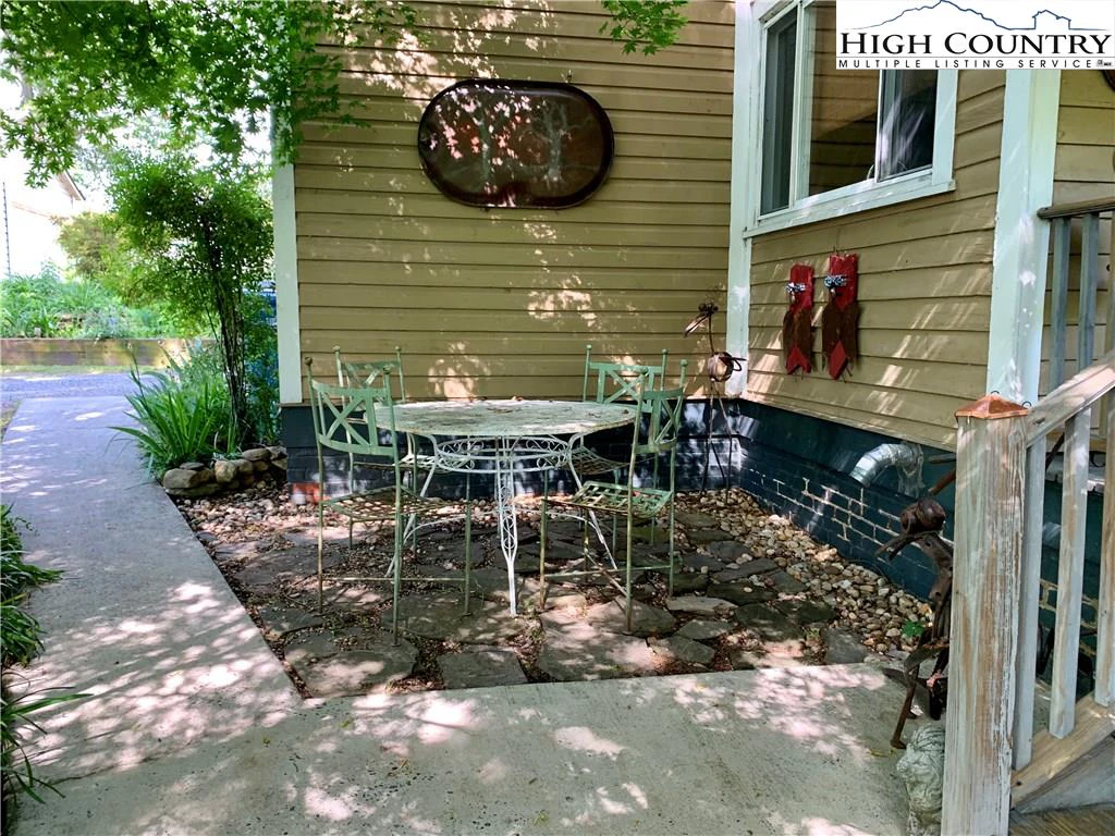 Image number 2 for the current listing