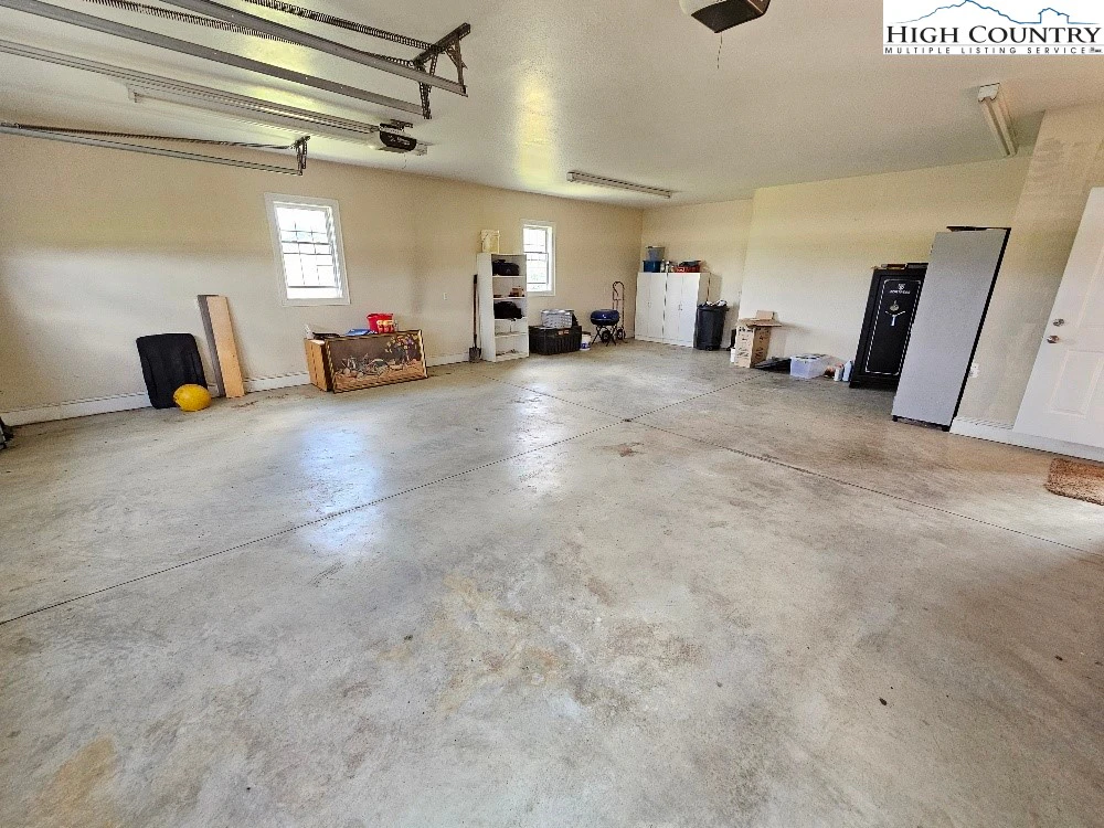 Image number 20 for the current listing