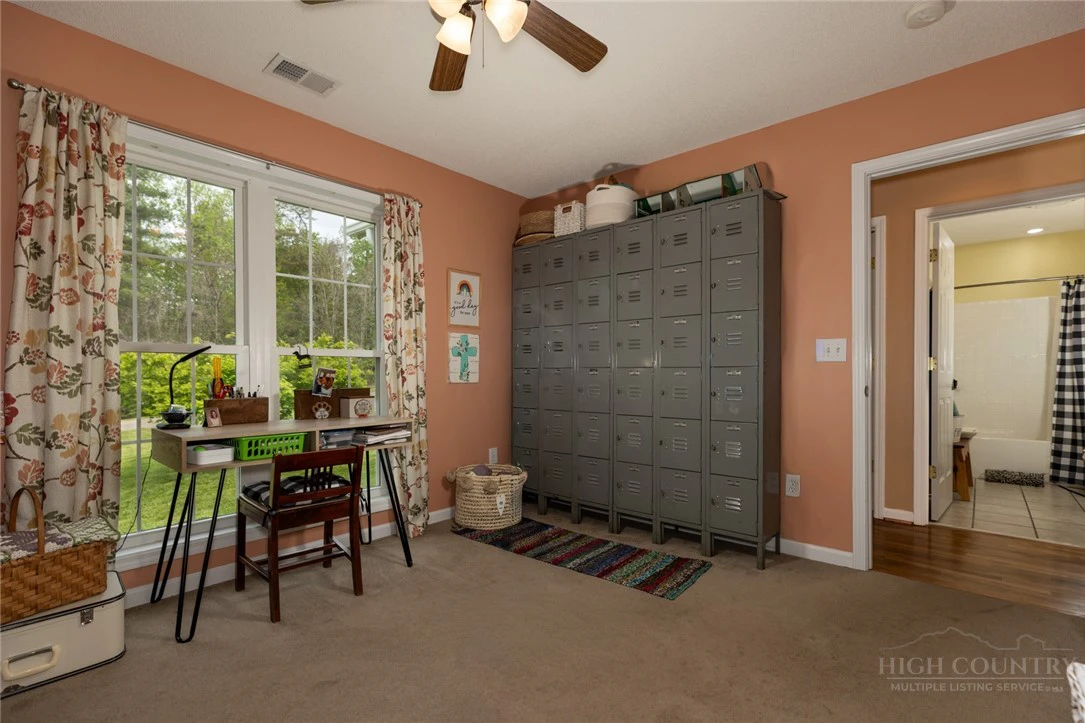 Image number 12 for the current listing