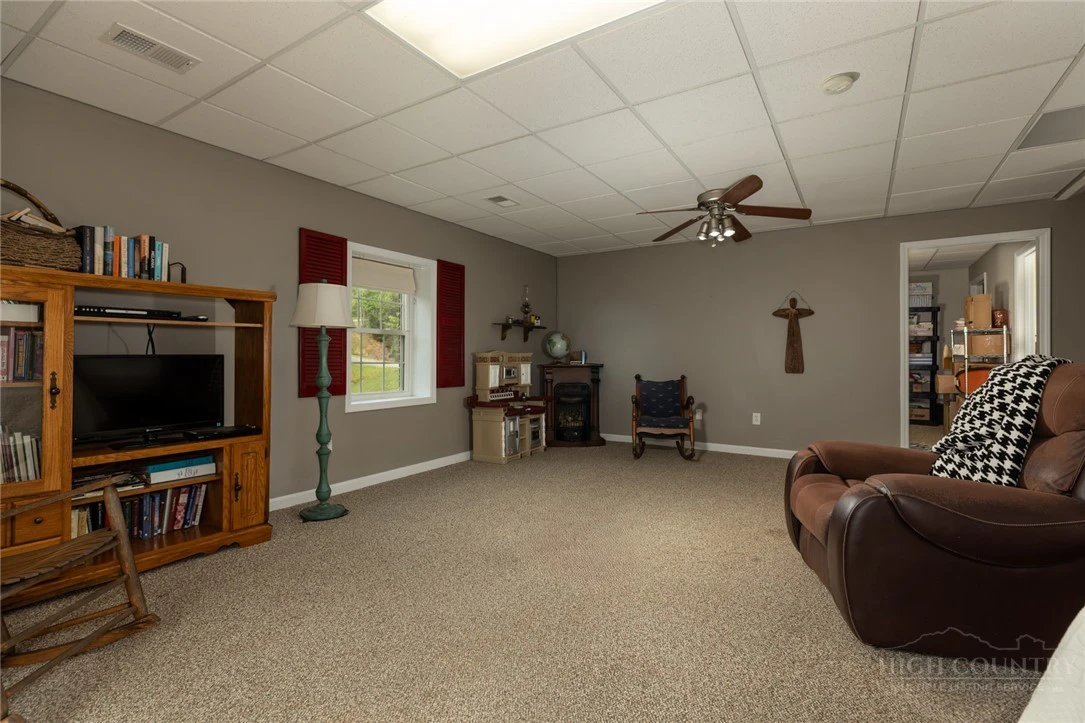 Image number 6 for the current listing