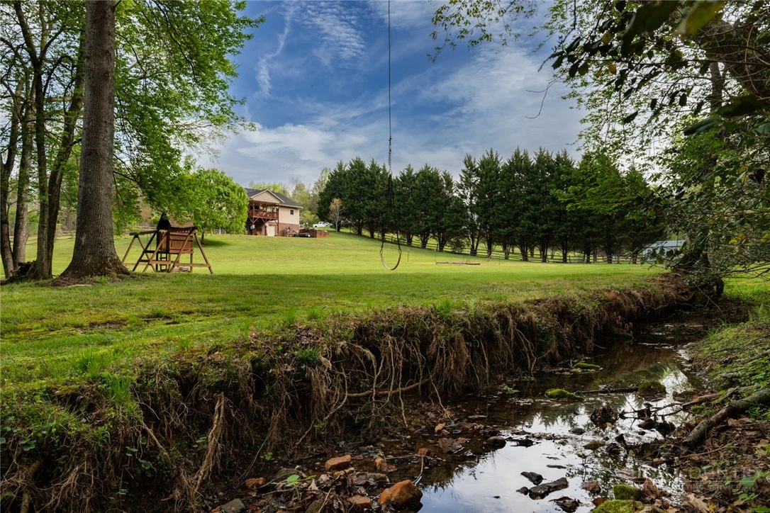Image number 19 for the current listing