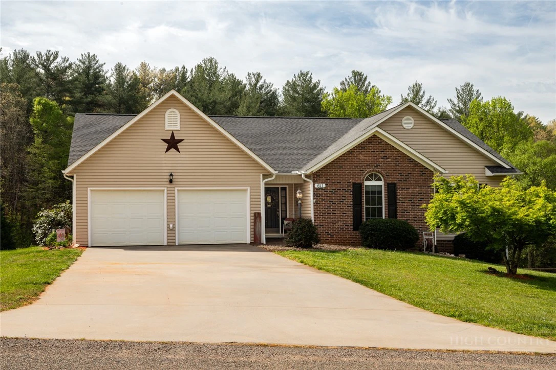 Image number 1 for the current listing