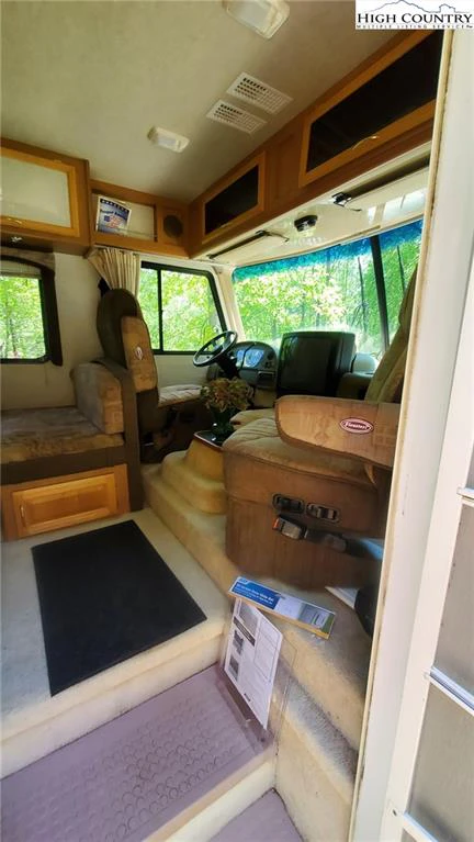 Image number 18 for the current listing
