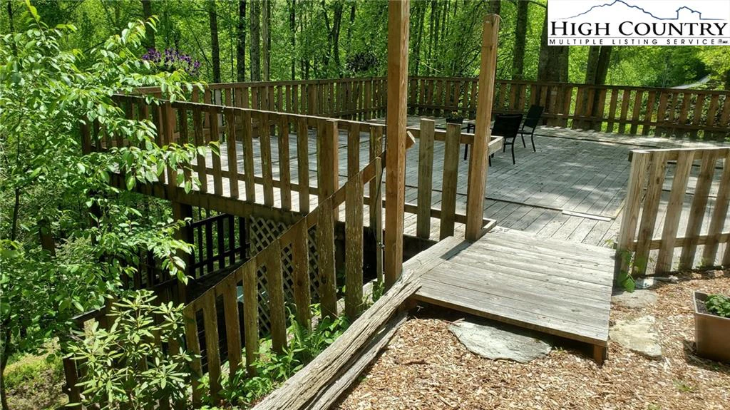 Image number 13 for the current listing