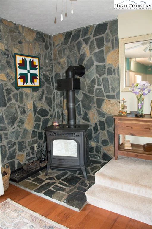 Image number 5 for the current listing