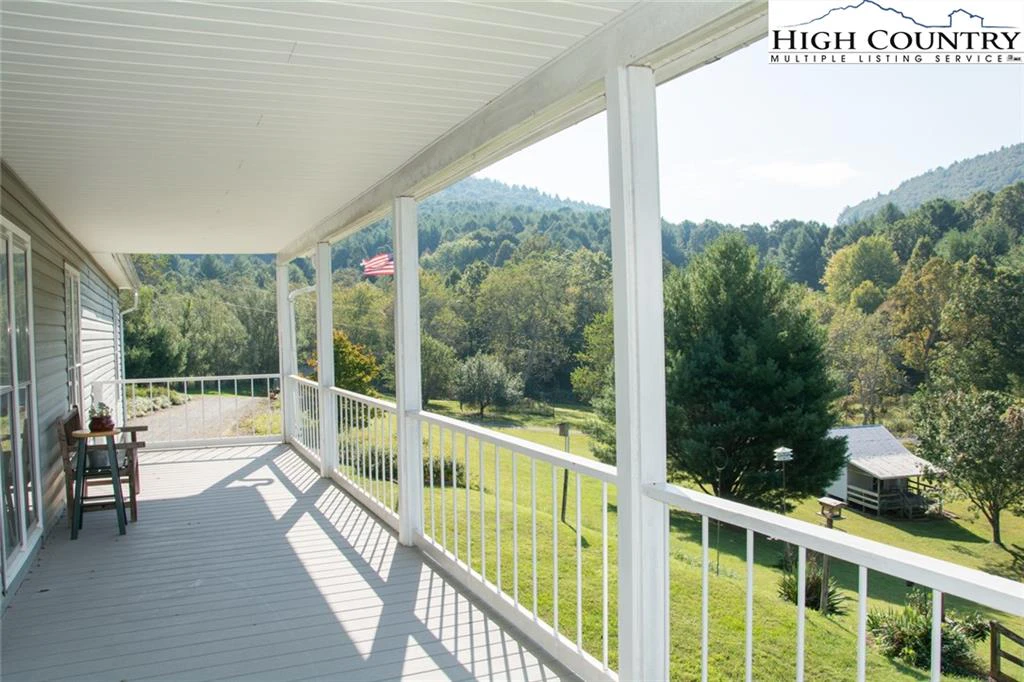 Image number 8 for the current listing
