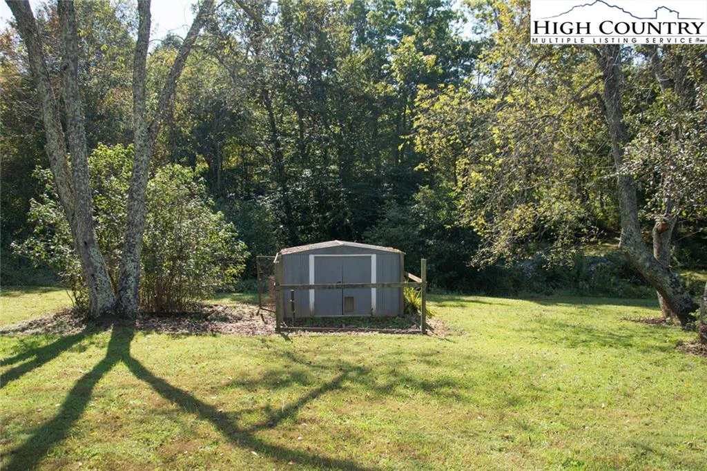 Image number 15 for the current listing