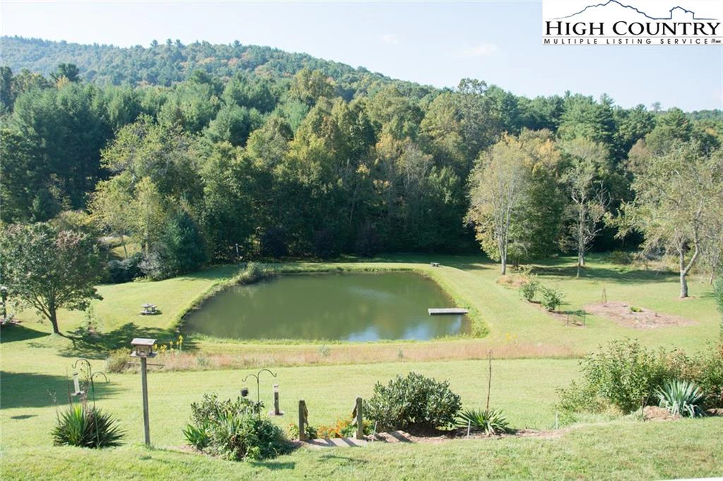 Image number 19 for the current listing