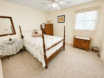 Image number 21 for the current listing