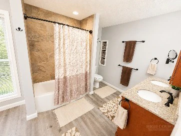 Image number 22 for the current listing