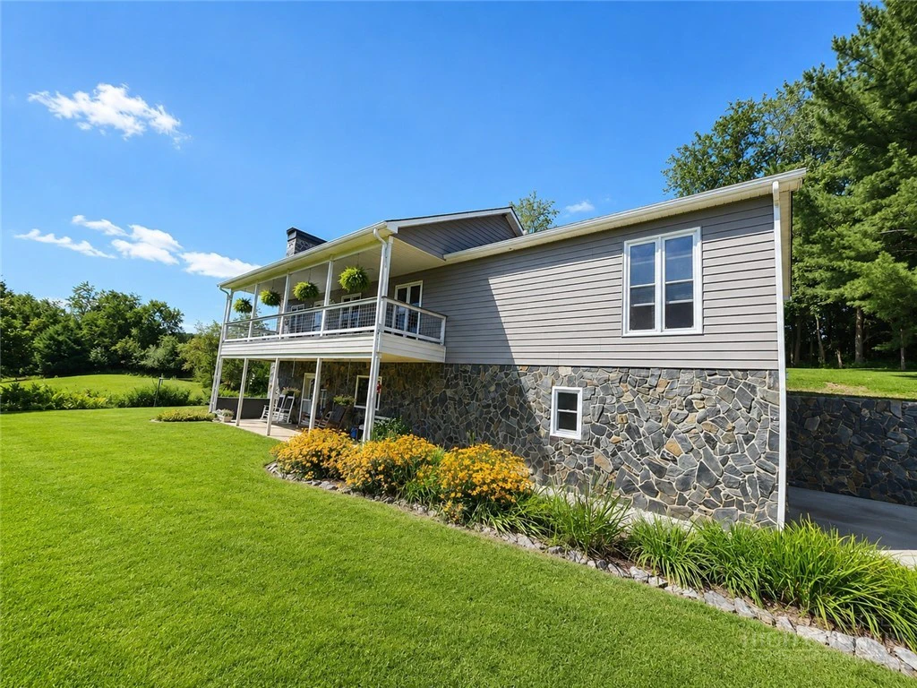 Image number 7 for the current listing