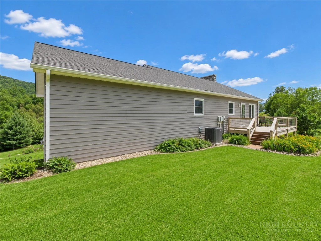 Image number 9 for the current listing