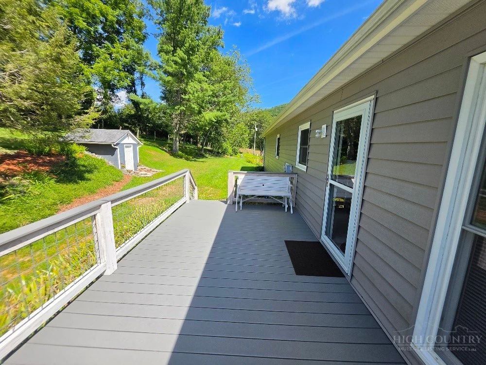 Image number 11 for the current listing