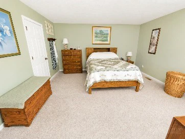 Image number 19 for the current listing