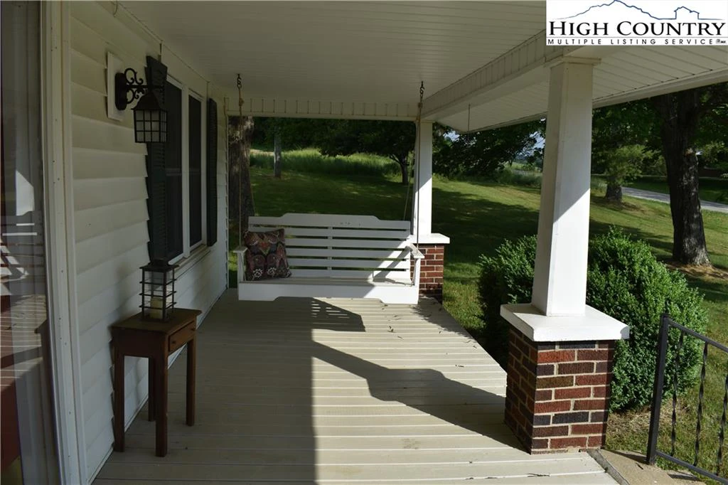 Image number 18 for the current listing