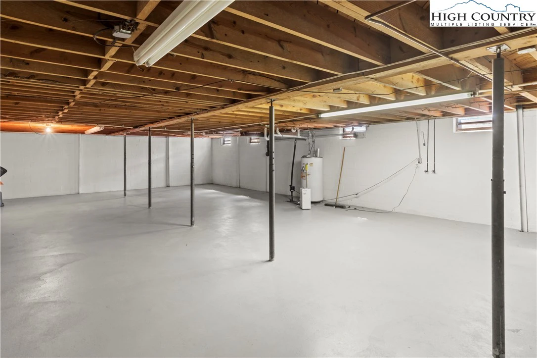 Image number 4 for the current listing