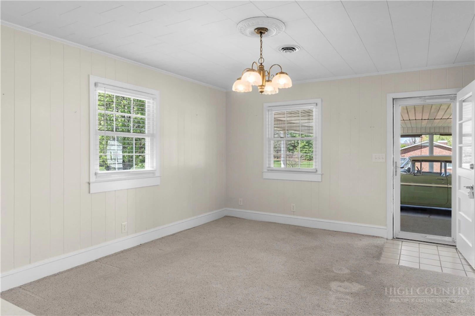 Image number 9 for the current listing