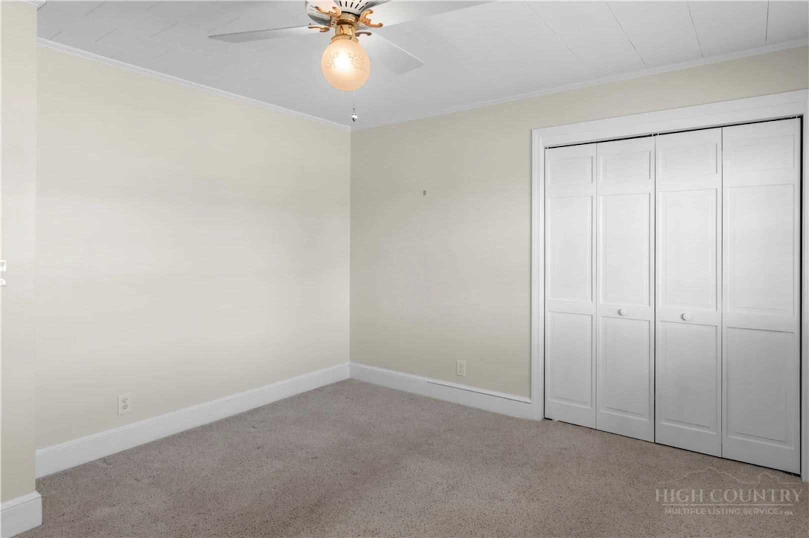 Image number 19 for the current listing