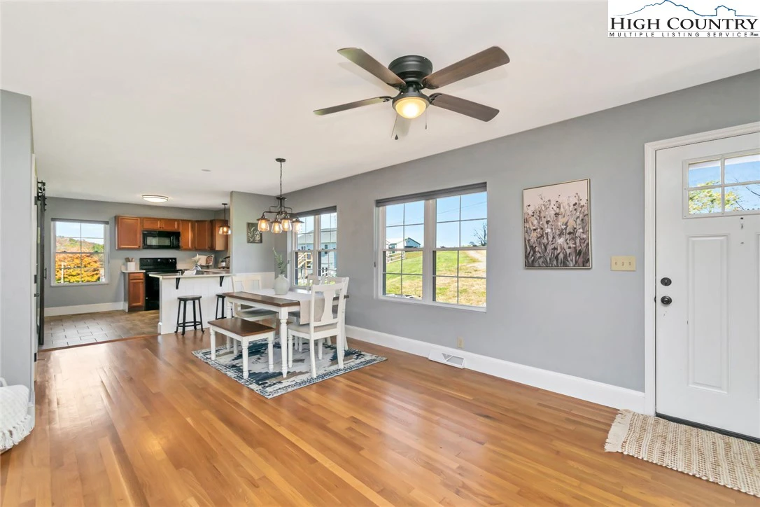 Image number 16 for the current listing