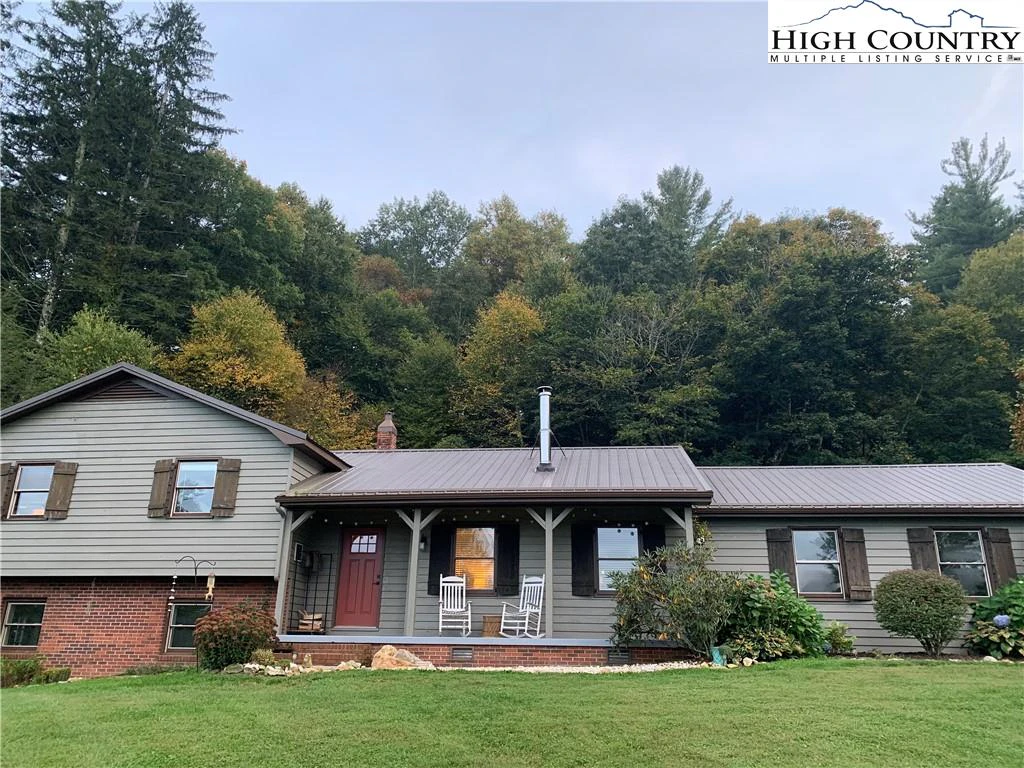 Image number 1 for the current listing