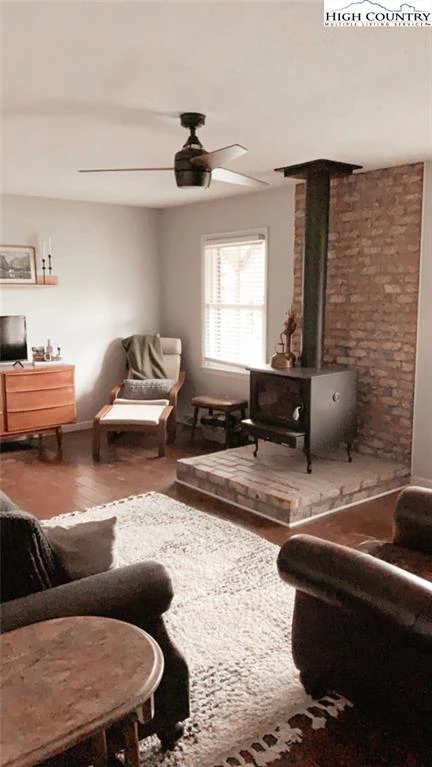 Image number 11 for the current listing