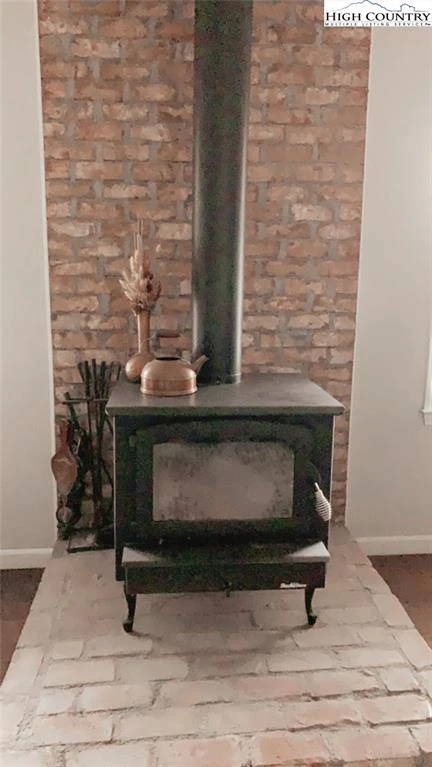 Image number 10 for the current listing