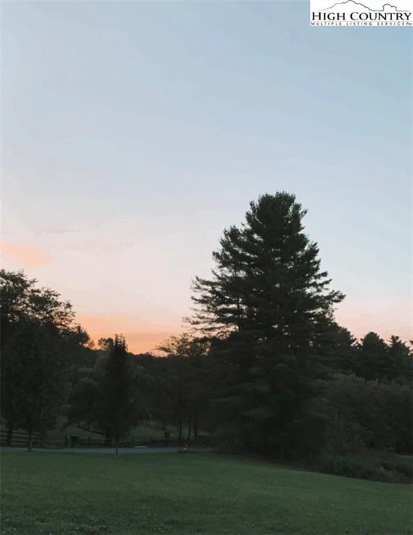 Image number 9 for the current listing