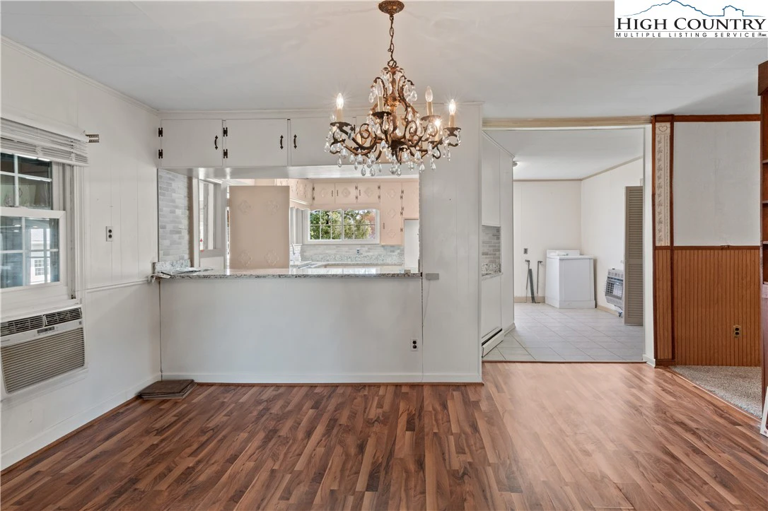 Image number 2 for the current listing