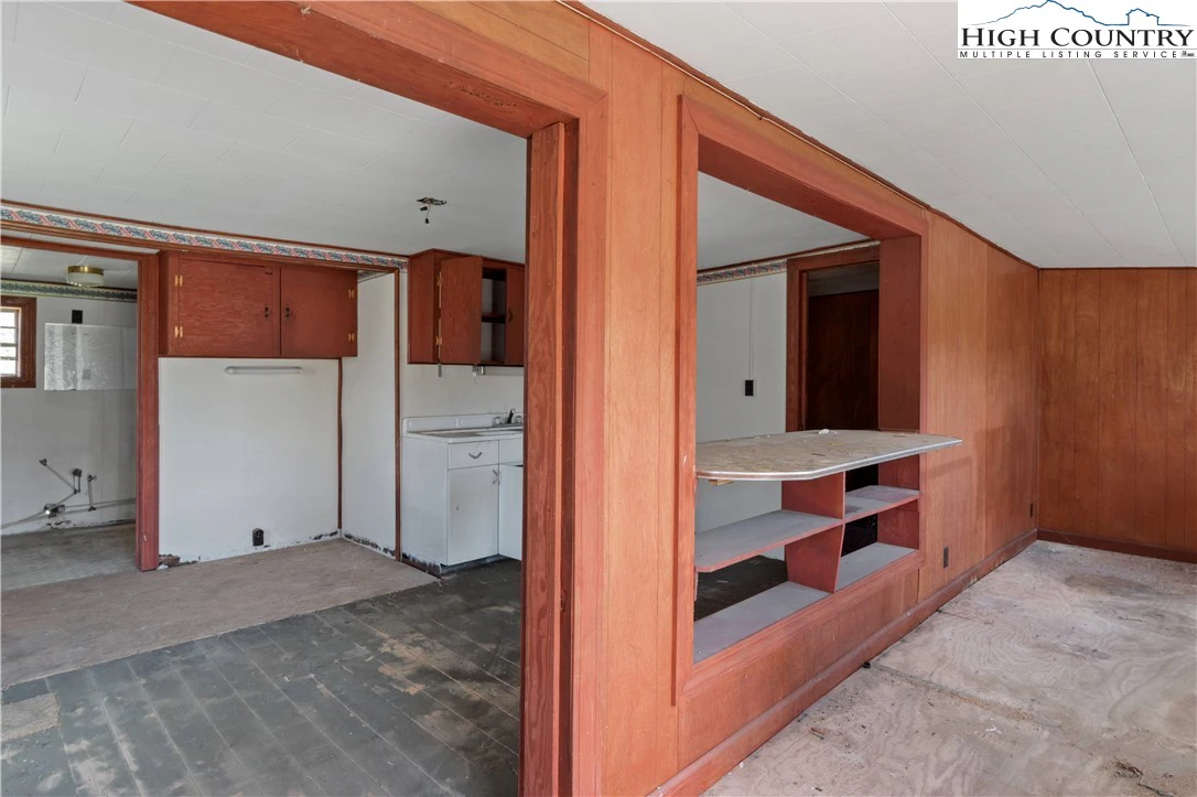 Image number 6 for the current listing