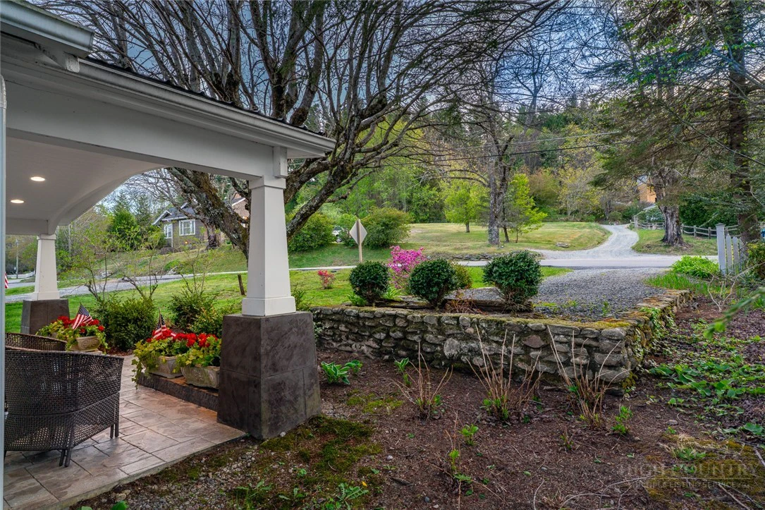 Image number 7 for the current listing