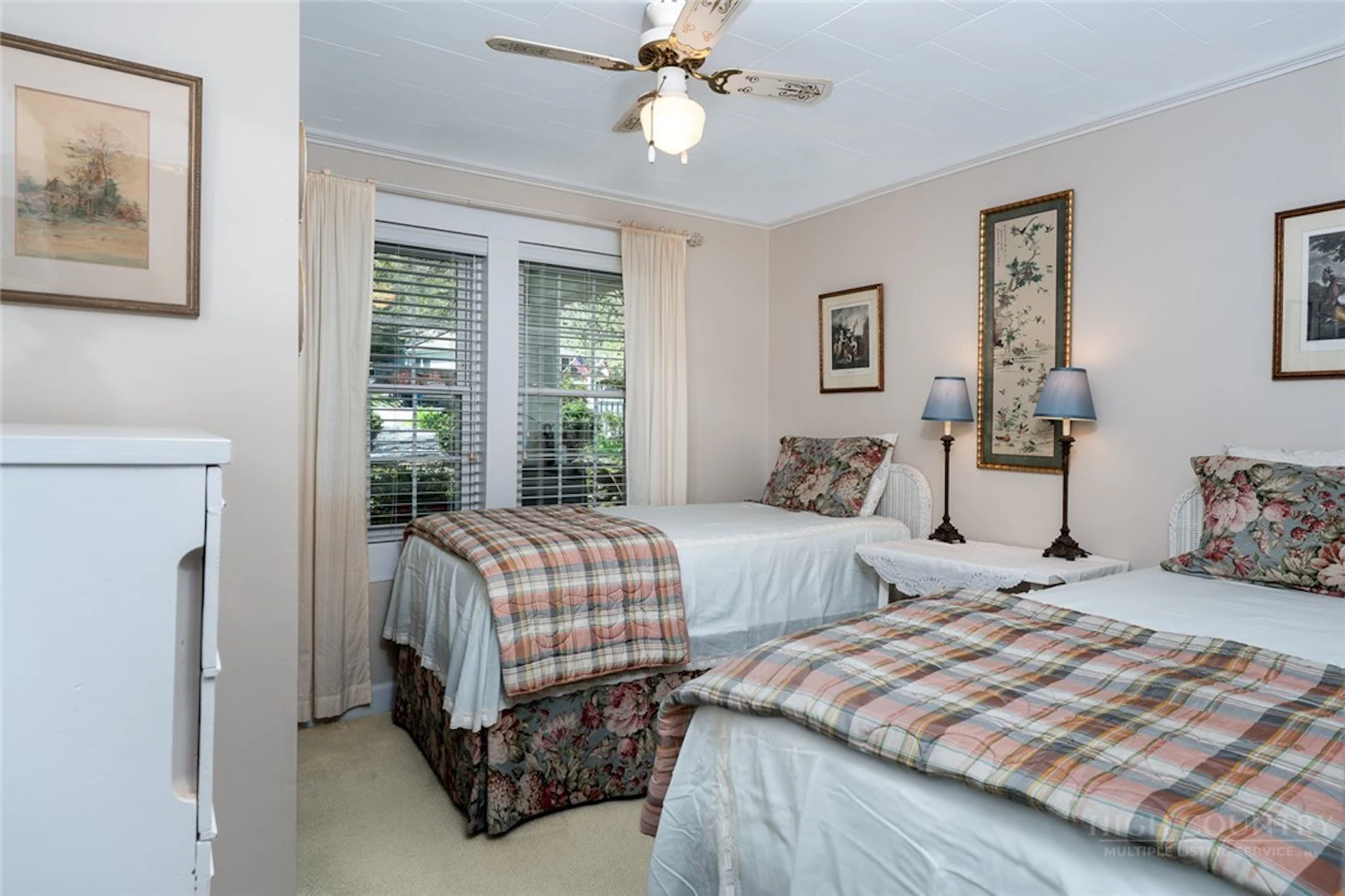 Image number 10 for the current listing