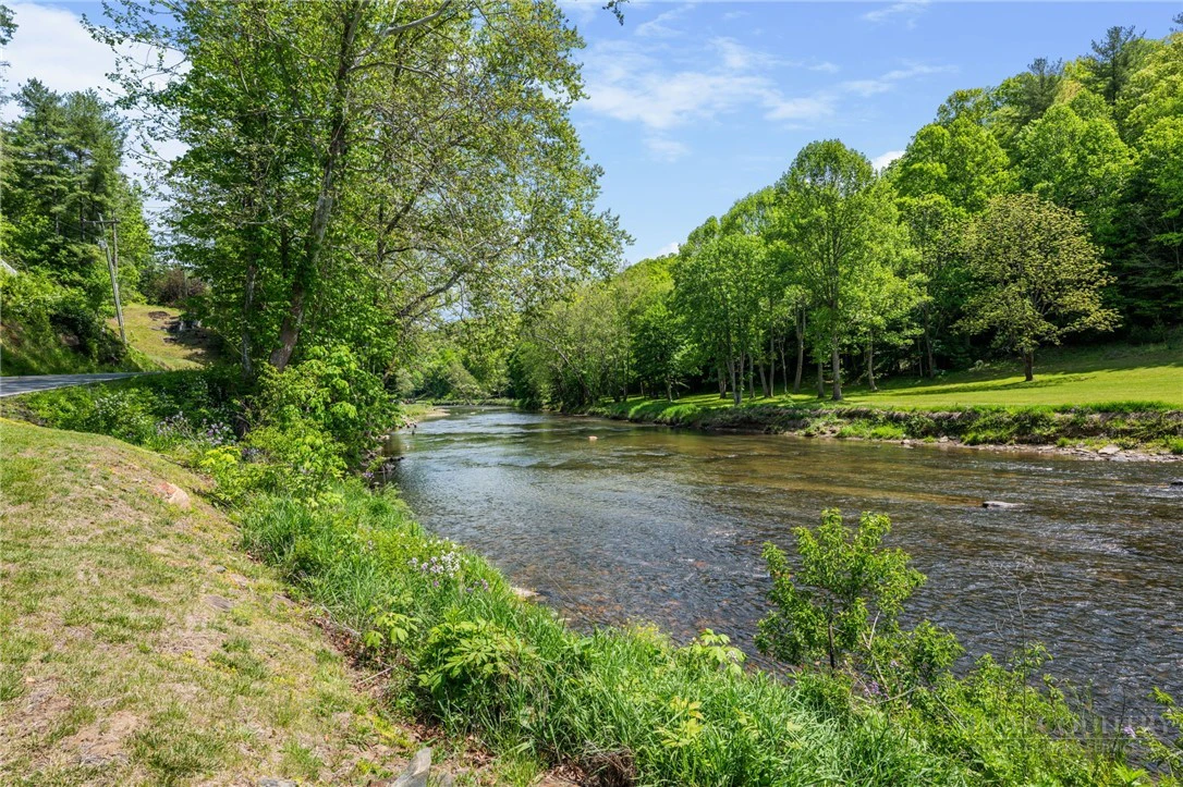 Image number 7 for the current listing