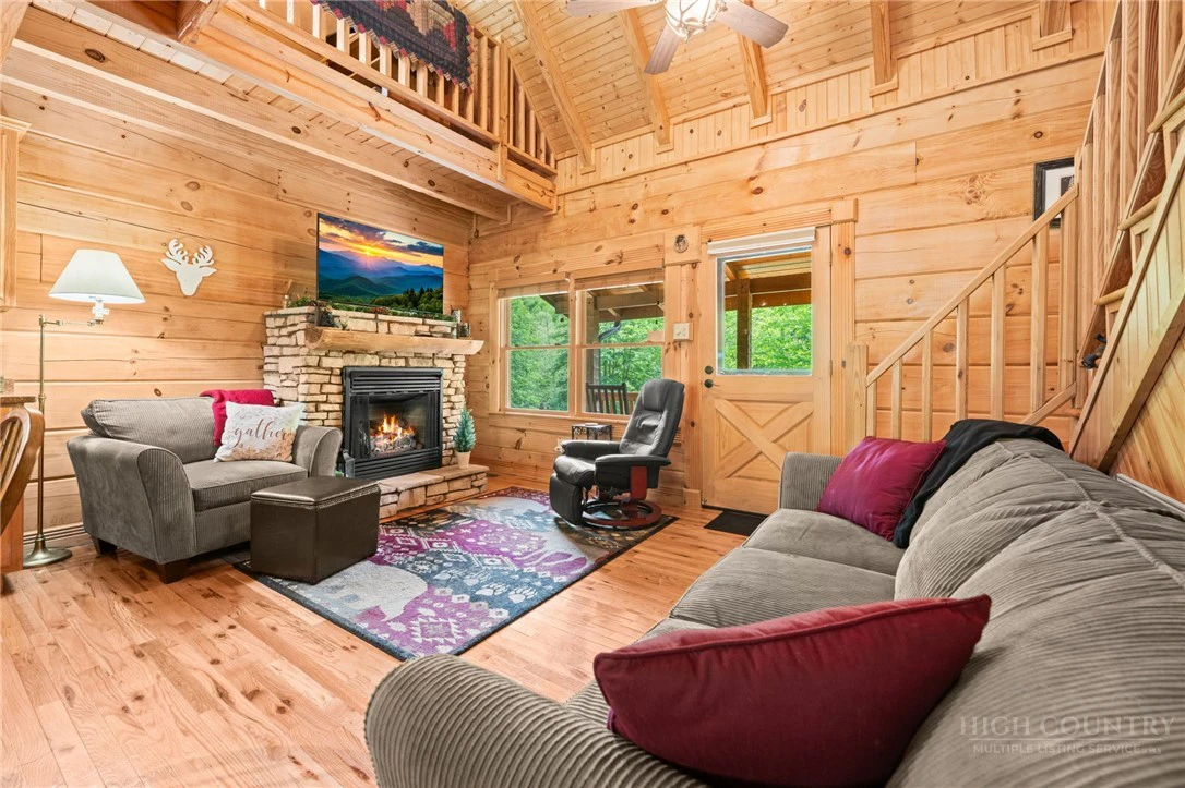 Image number 11 for the current listing