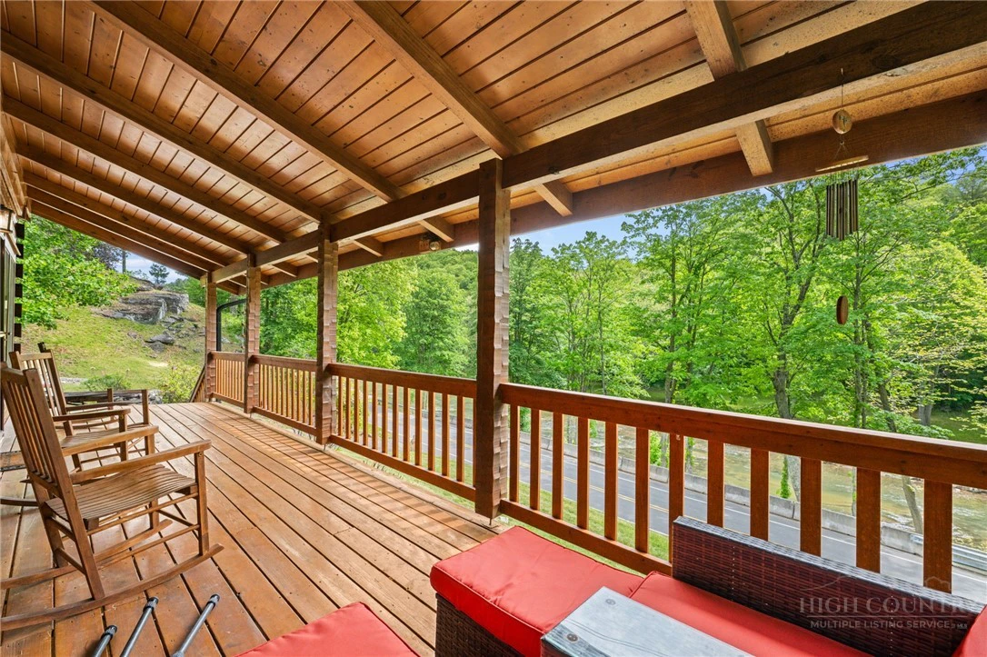 Image number 9 for the current listing
