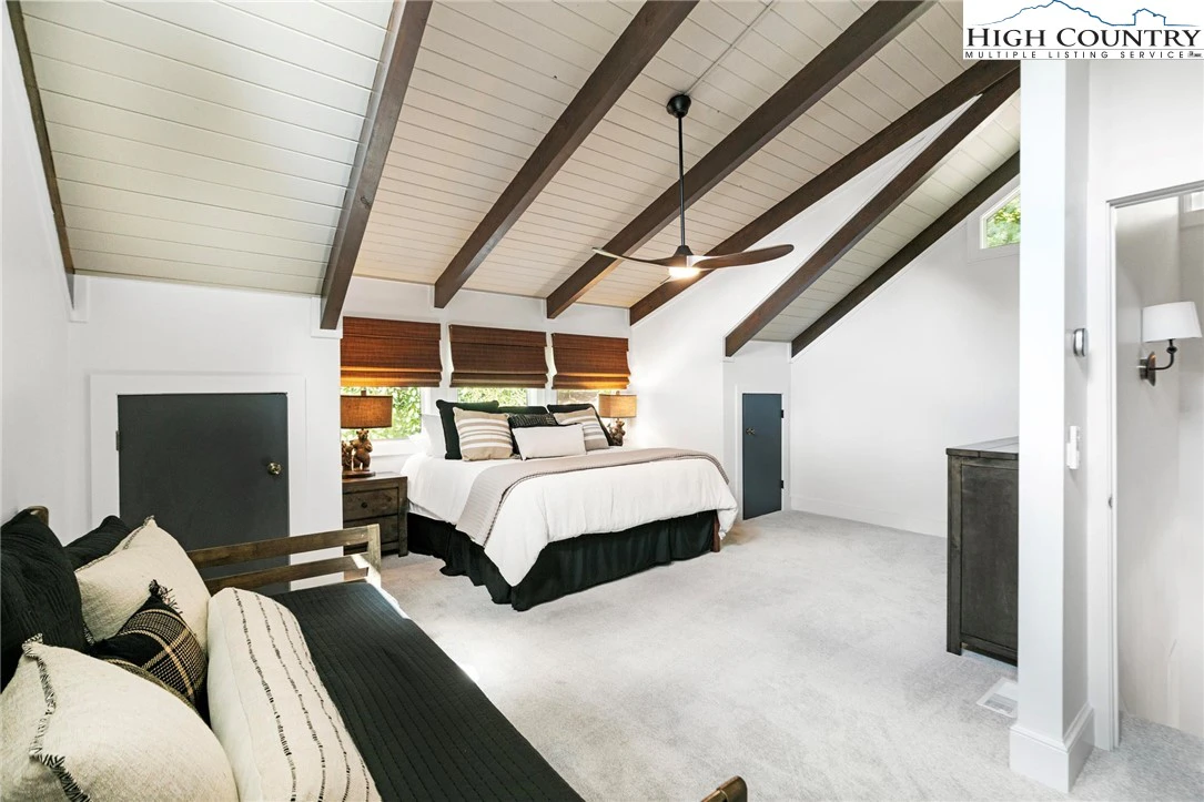 Image number 9 for the current listing