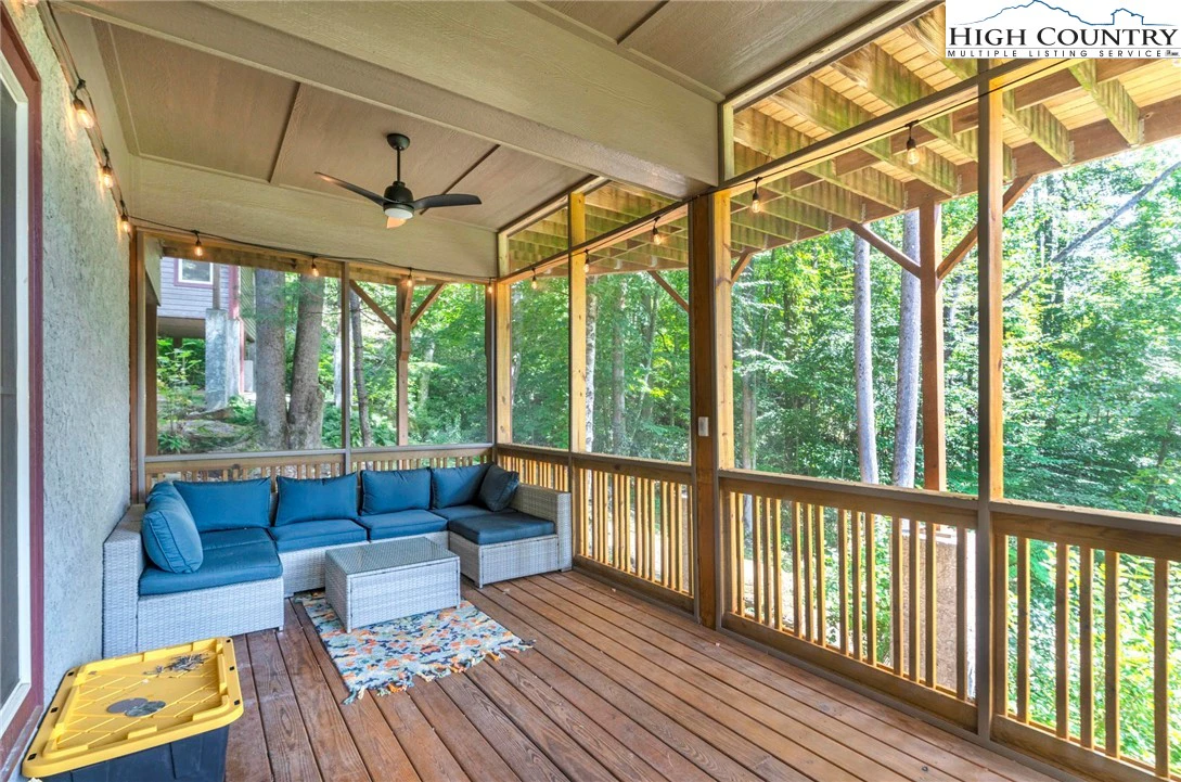 Image number 18 for the current listing