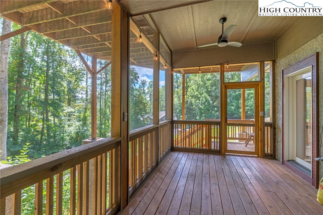Image number 20 for the current listing