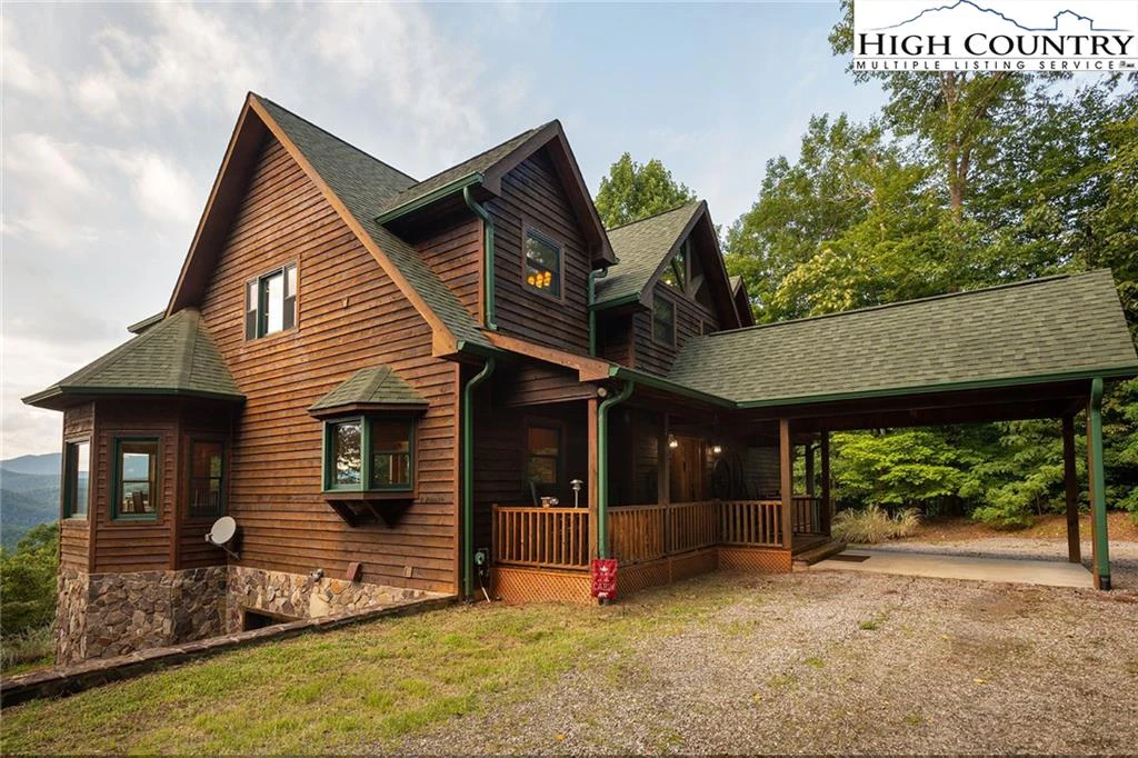 Image number 1 for the current listing