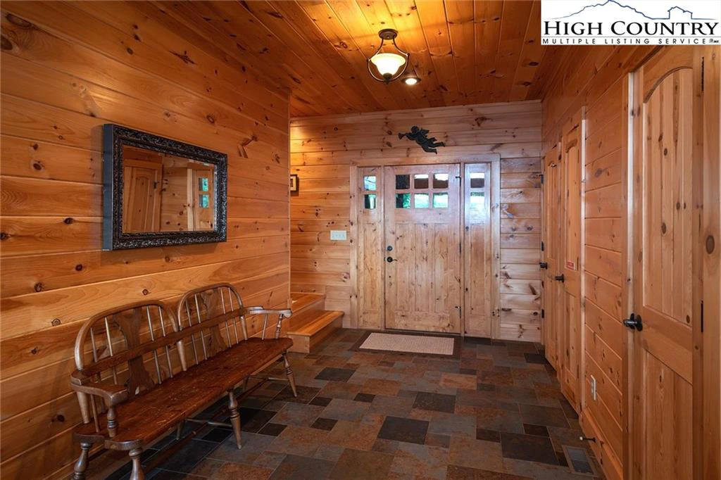 Image number 21 for the current listing