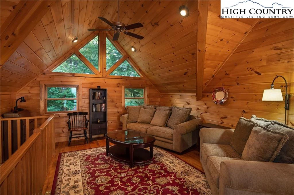 Image number 2 for the current listing