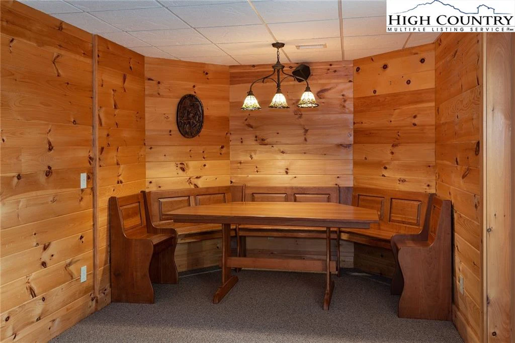 Image number 12 for the current listing