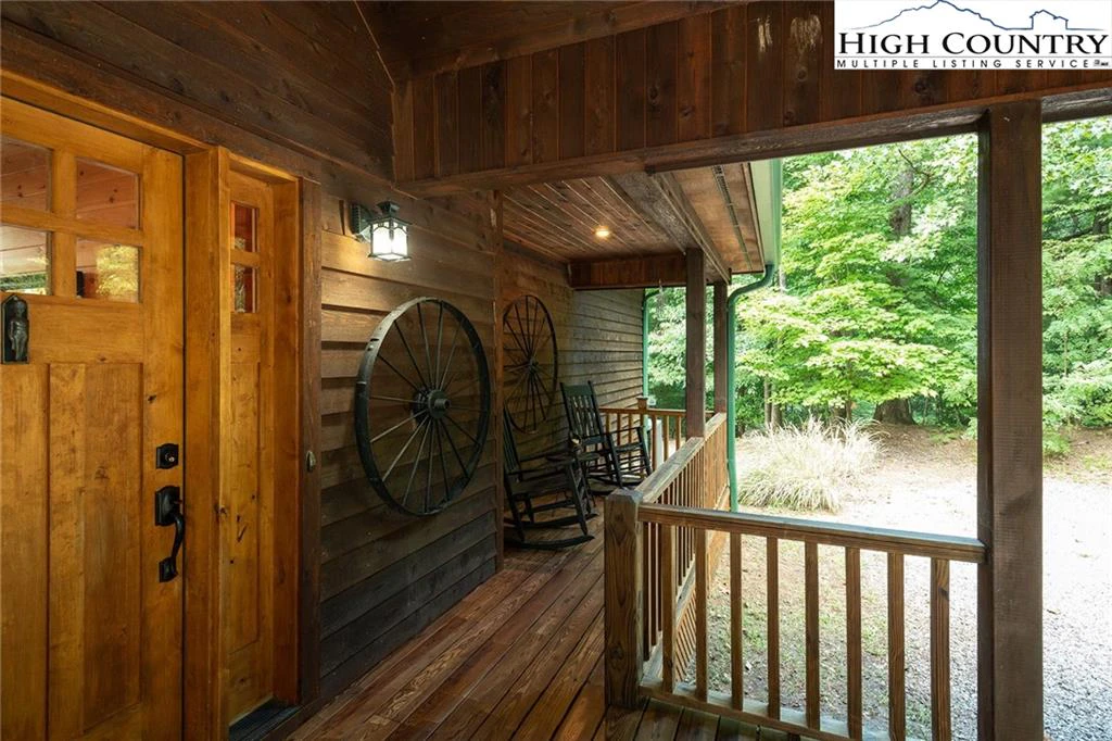 Image number 10 for the current listing