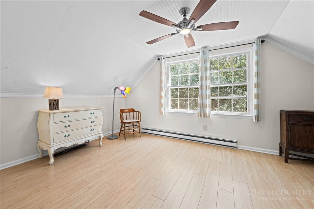 Image number 6 for the current listing